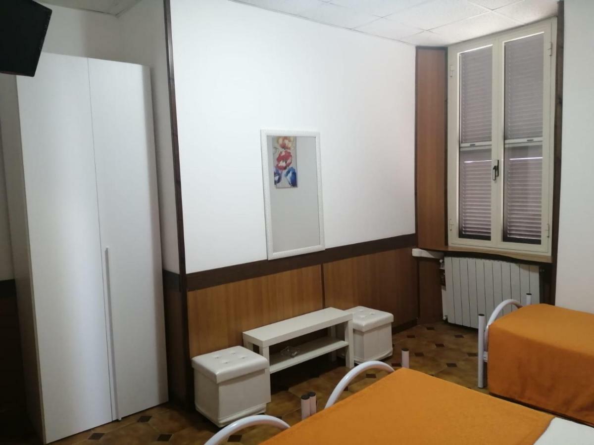 Albergo Ollolai Чивитавекия Екстериор снимка